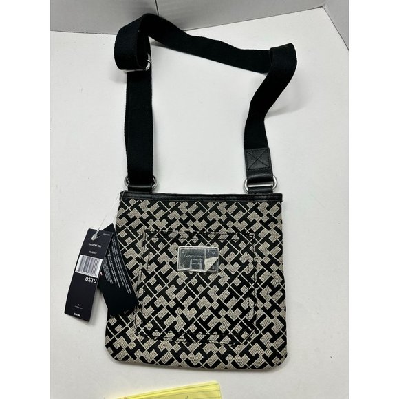 New with tags Tommy Hilfiger Crossbody Bag Purse - Picture 5 of 5